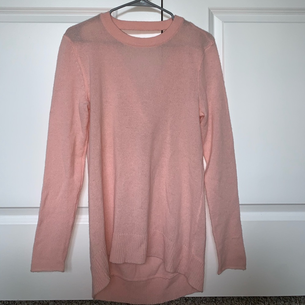 very cute cashmere sweater with a drooped back!
